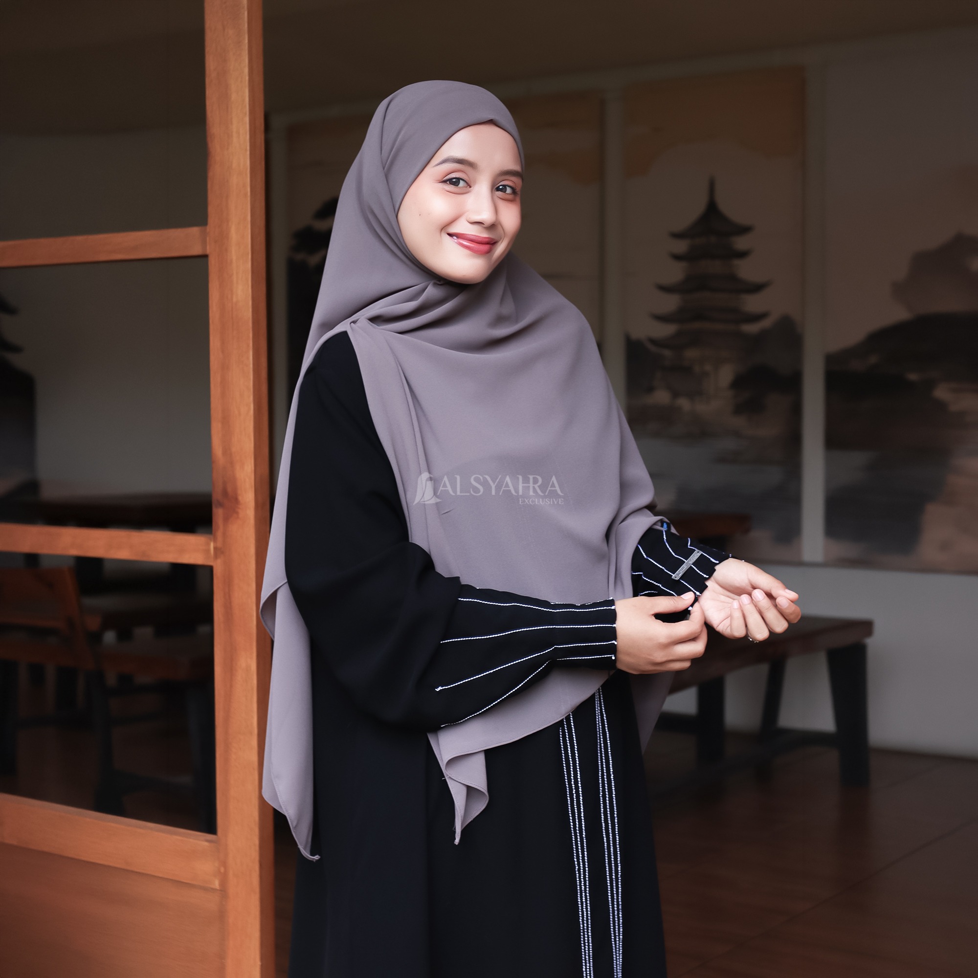 Alsyahra Exclusive - Abaya Gamis Syari Zayyara Line Jetblack