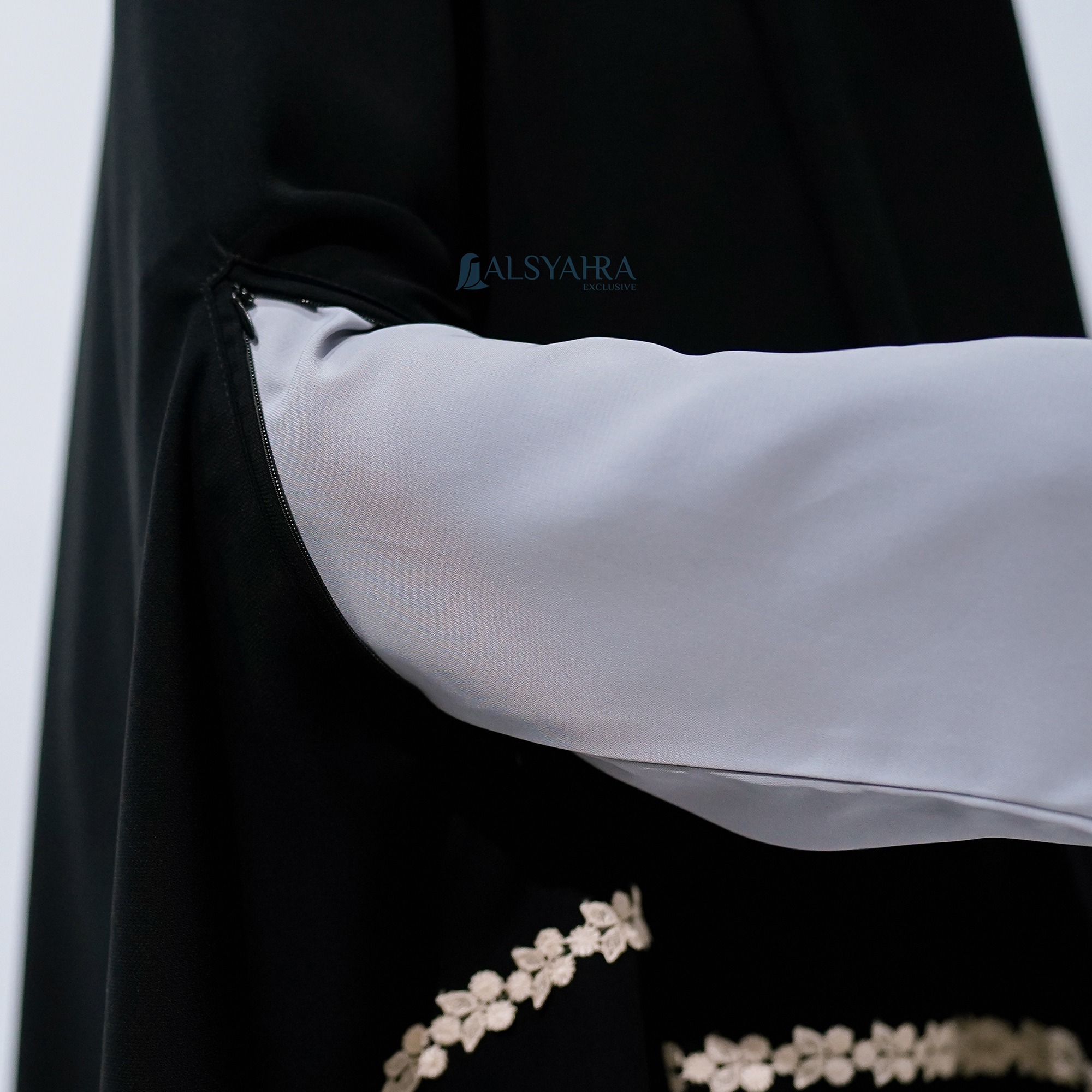 Alsyahra Exclusive - Set Khimar Syari Handzipper Nailah Niqab Poni Soft Jetblack Size XL