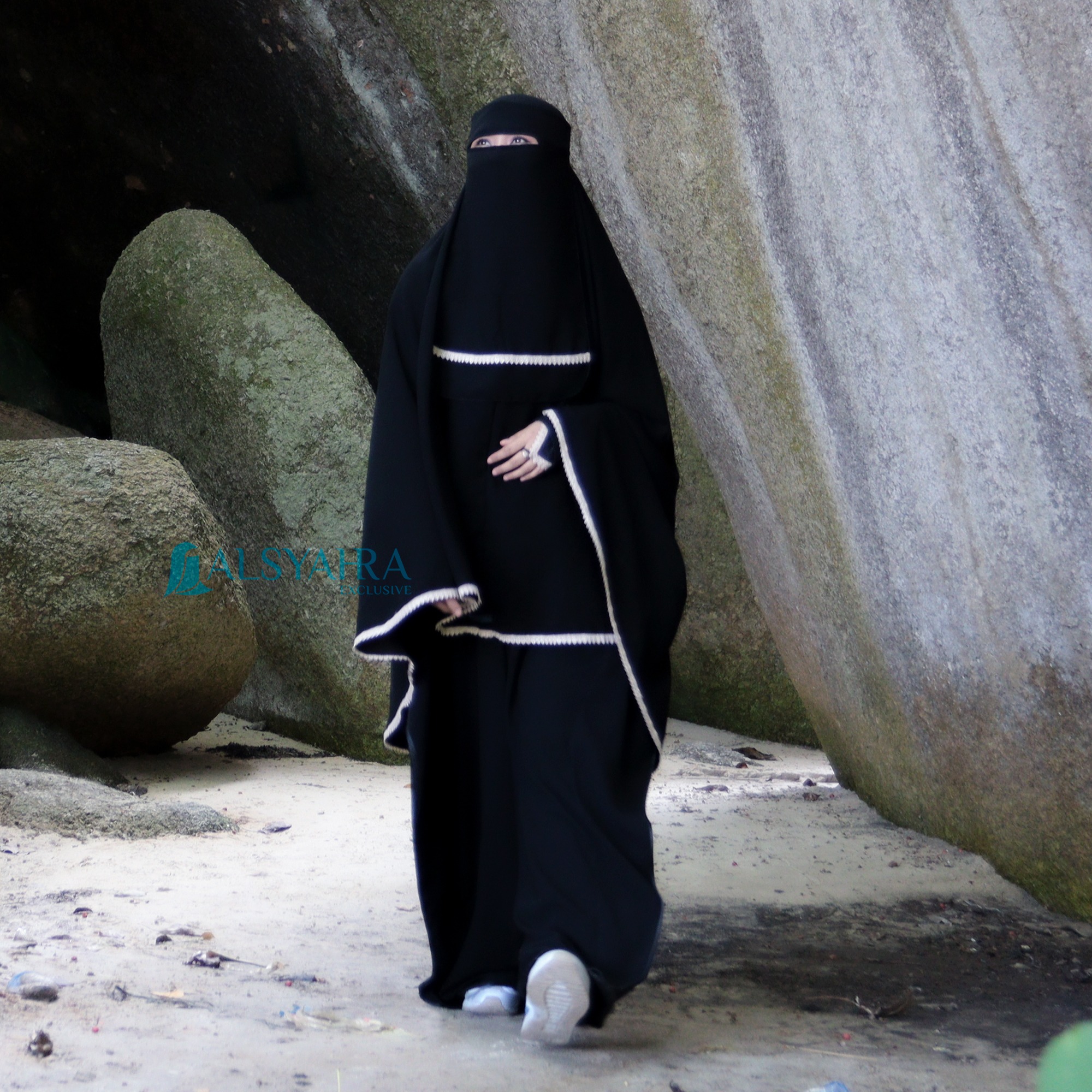 Alsyahra Exclusive - Set Khimar Syari Halimah Niqab Bandana Soft Jetblack Size XL