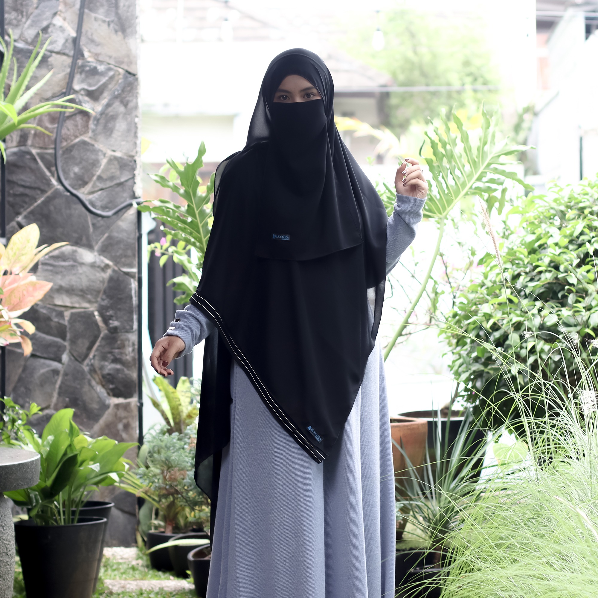 Alsyahra Exclusive - Set Pashmina Syari Eidelina List White Cadar Sifon Silk Jetblack Arab