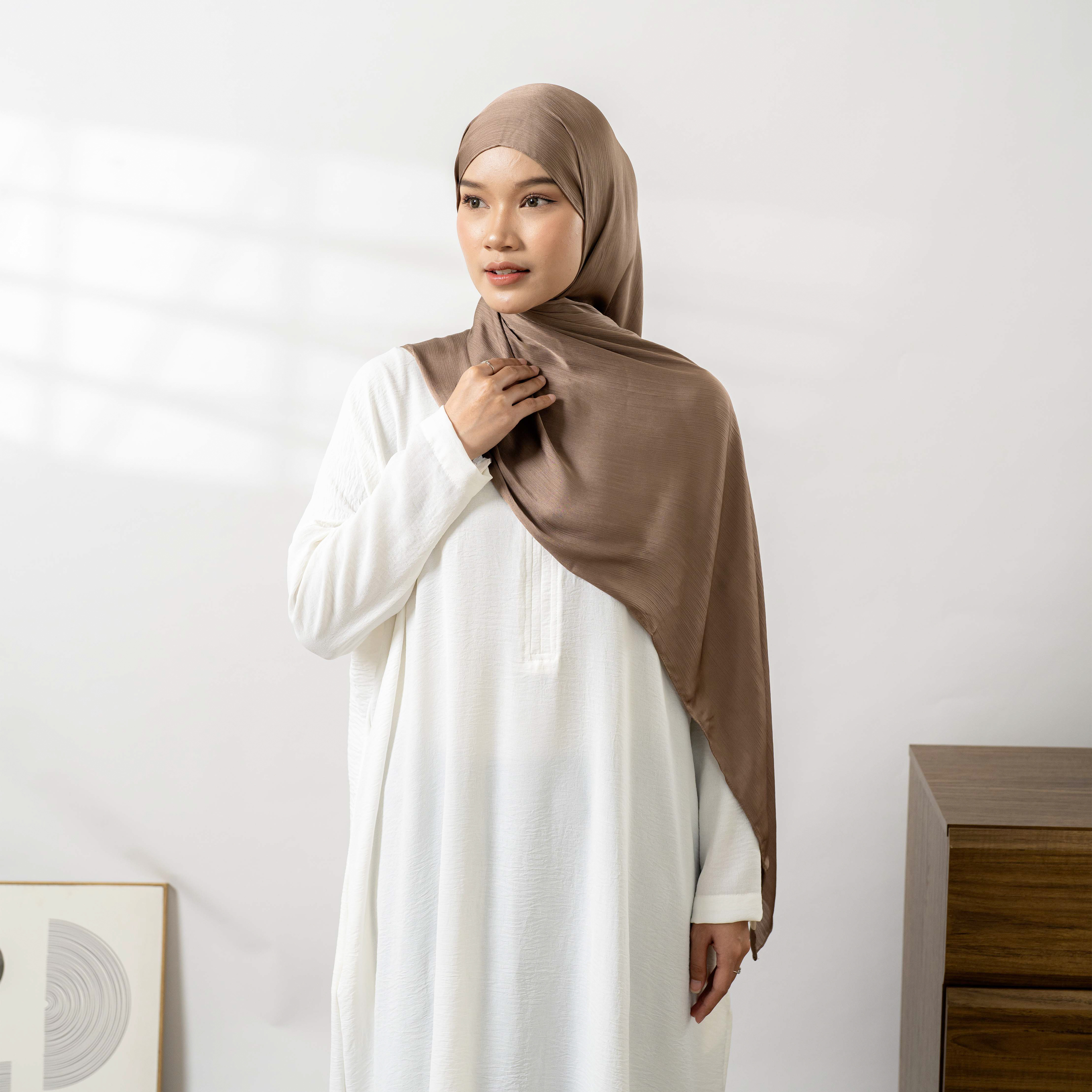 Aleya Hijab Pashmina Crinkle extured Silk melayu malay 185 cm X 75 cm Mewah Premium By Umnawear