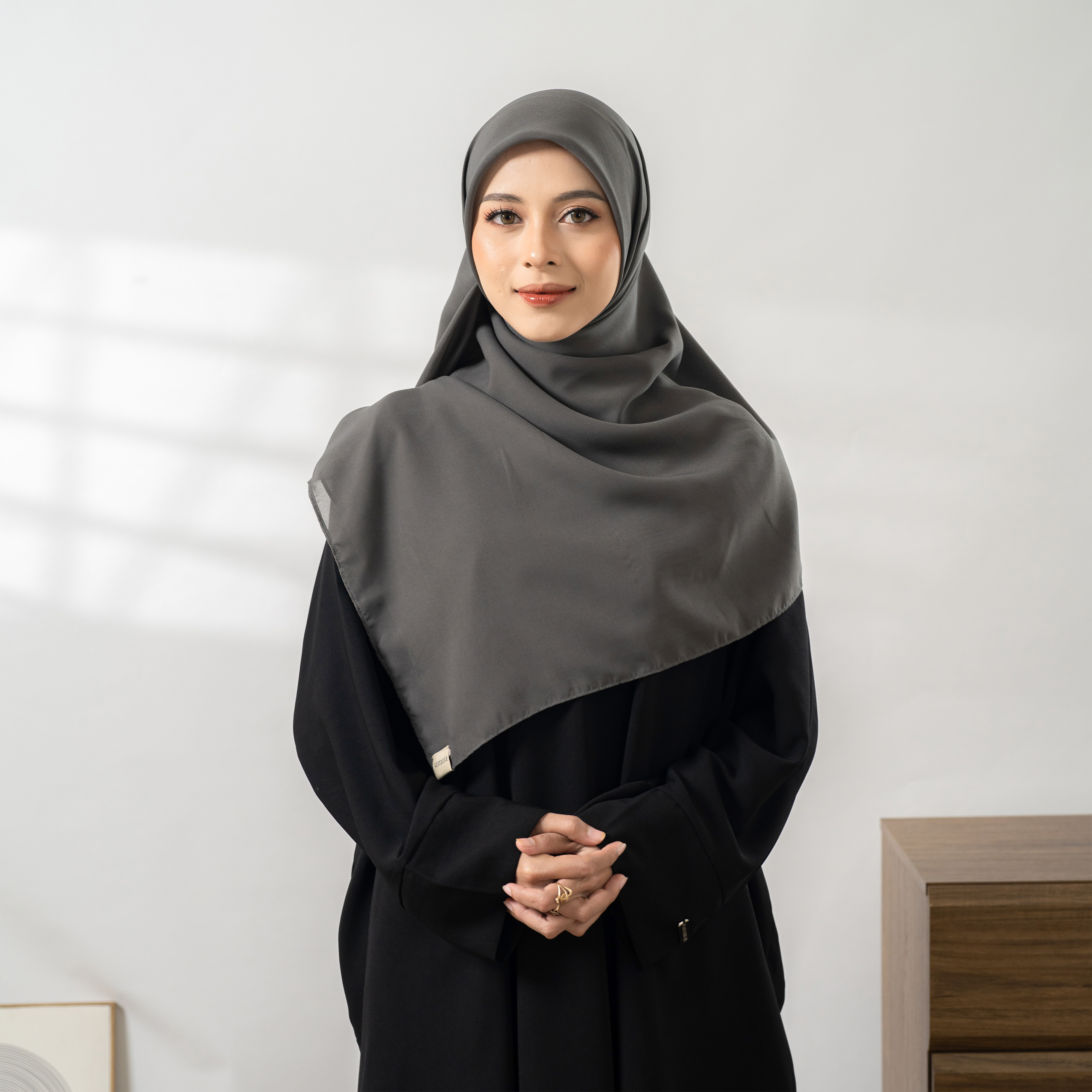 Rahwa Plain Square Hijab Segi Empat Pollycotton by Umnawear