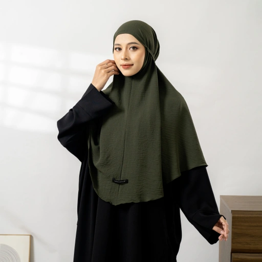 Image of Naura Hijab Bergo Instan Crinkle Airflow Syari | Kerudung Syari Hijab Terlaris By Umnawear