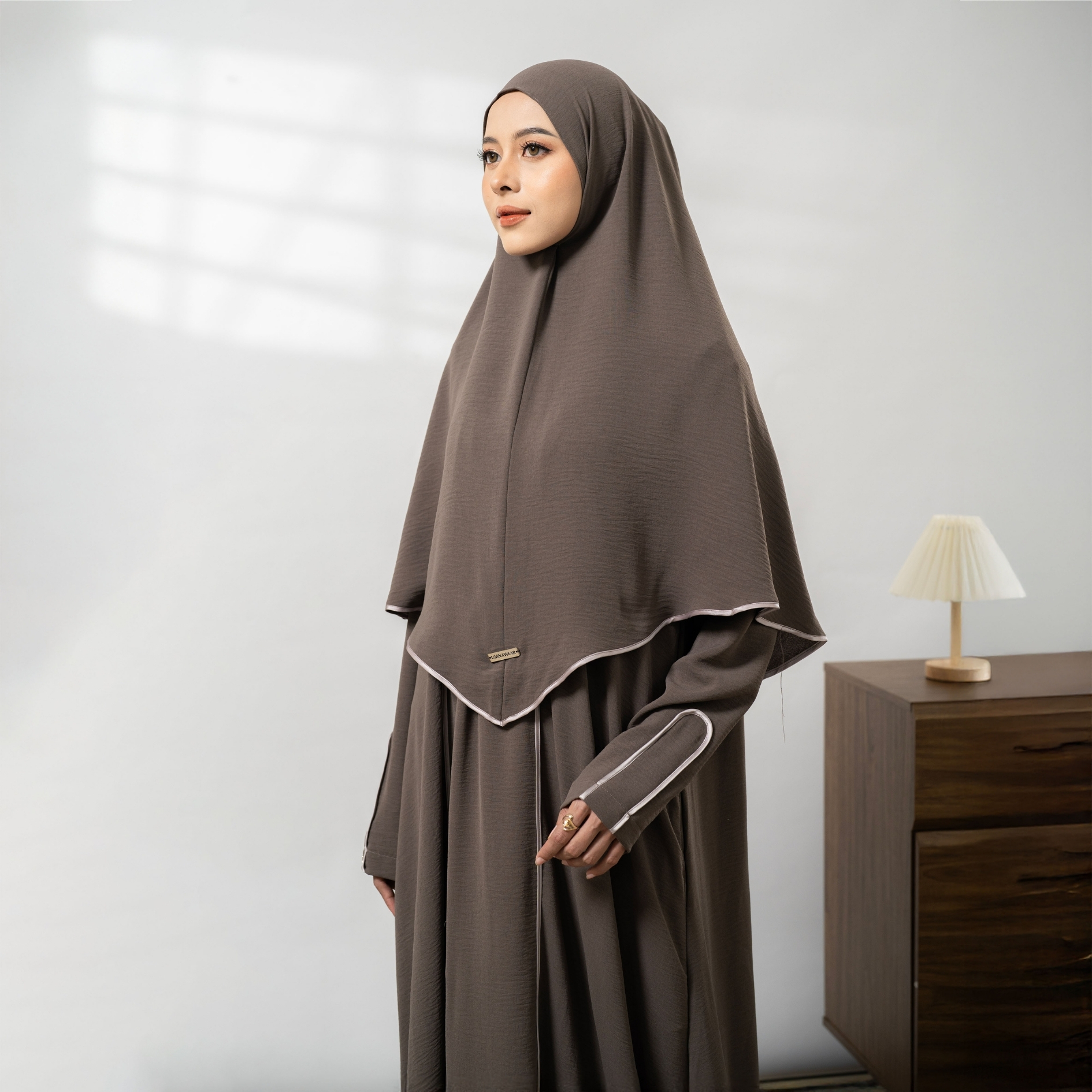 Medina Abaya Set List Bergo Instan Dress Syari Haji Umroh Lebaran dan hari Raya Terbaru By Umnawear