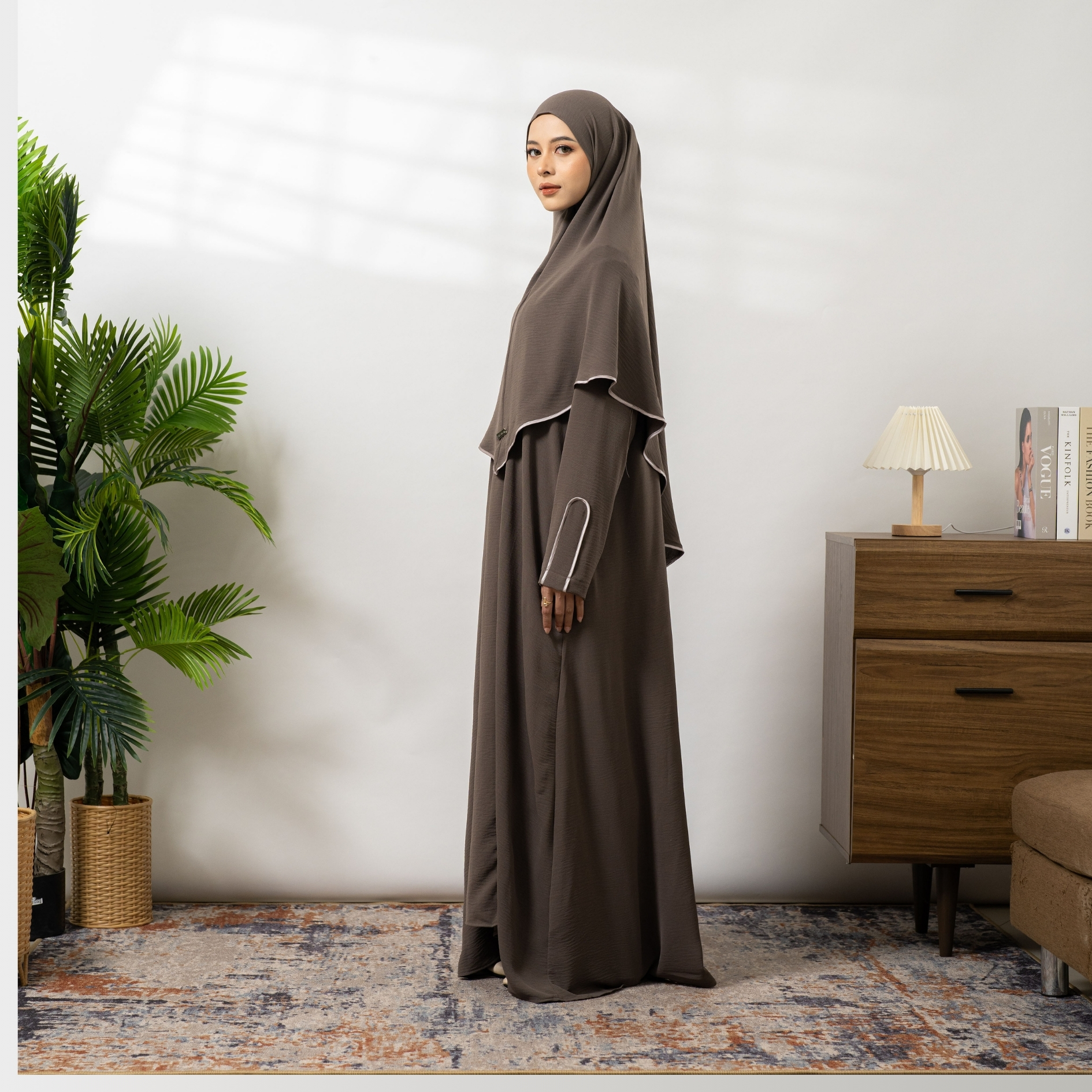 Medina Abaya Set List Bergo Instan Dress Syari Haji Umroh Lebaran dan hari Raya Terbaru By Umnawear