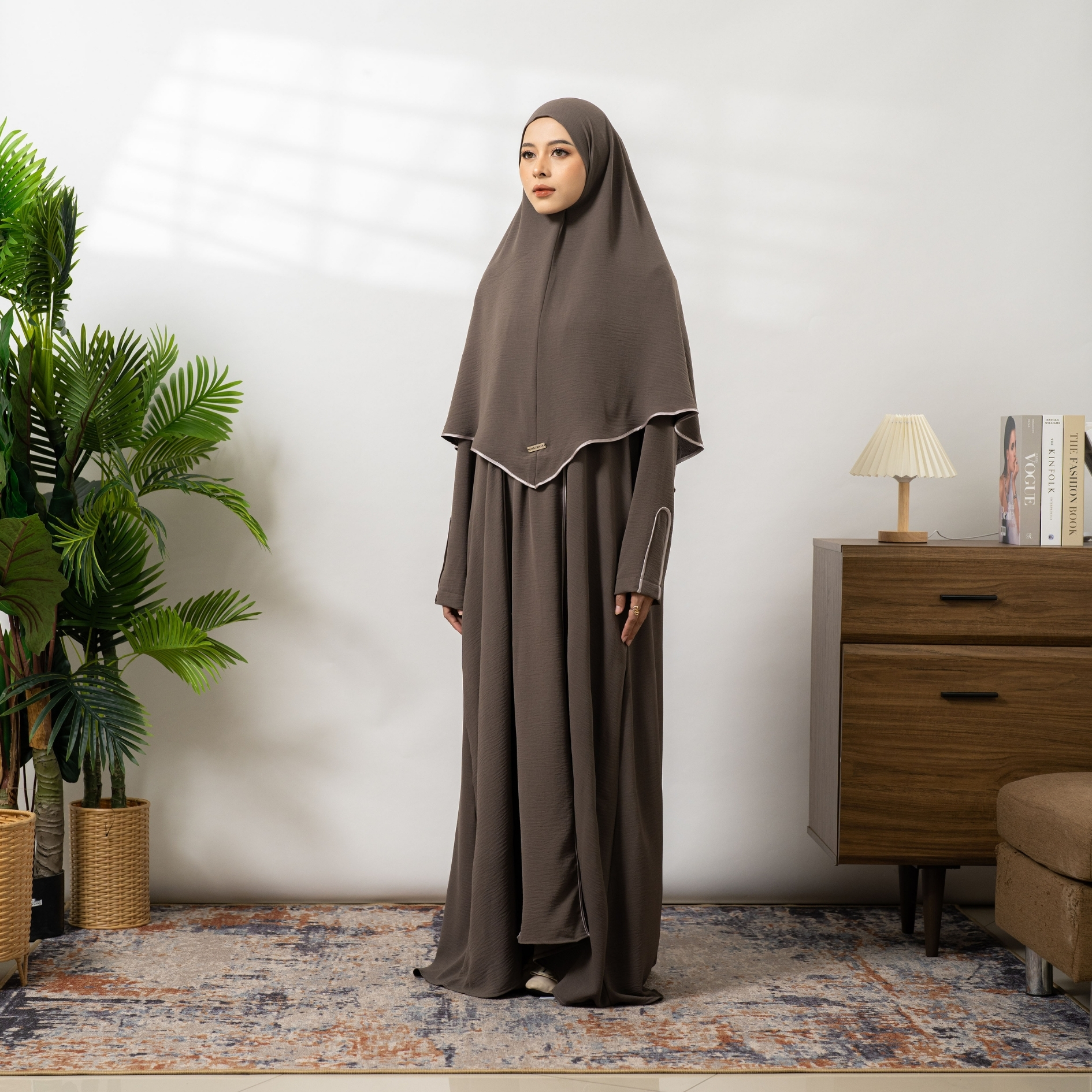 Medina Abaya Set List Bergo Instan Dress Syari Haji Umroh Lebaran dan hari Raya Terbaru By Umnawear