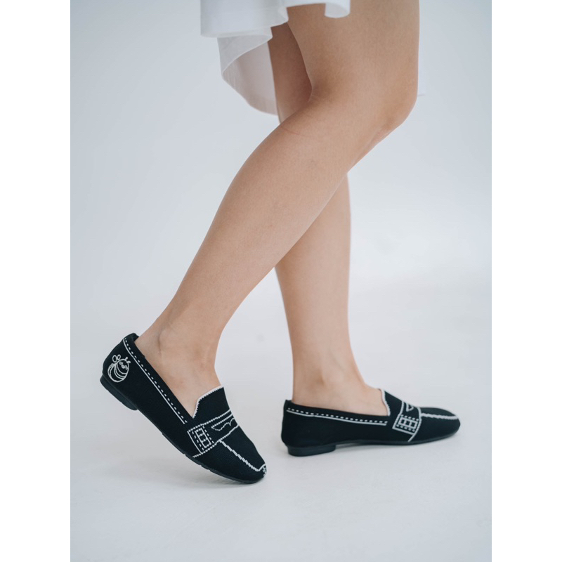 SAVA x THE OVERTEE | Sewing Flatshoes