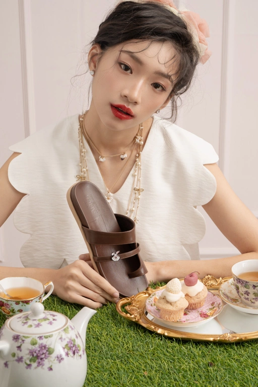 Image of SAVA - Alice in Wonderland I Dad Sandal