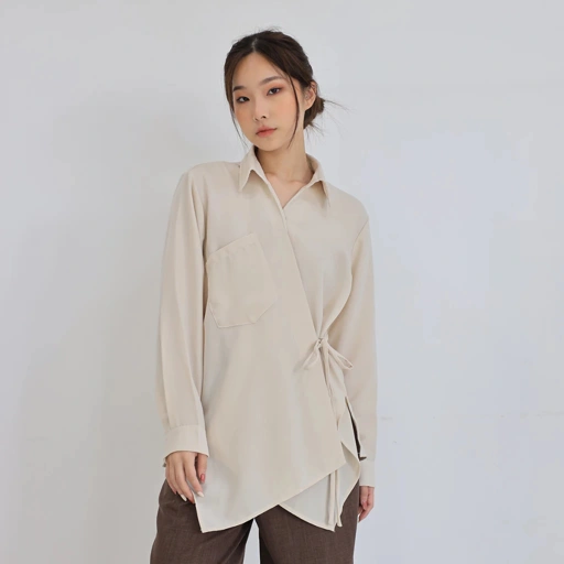 Image of [LIVE EXCLUSIVE] MSMO Mettle / Atasan Wanita Blouse / Baju V neck Wanita / Blouse Wanita Kekinian / Top Wanita Elegan