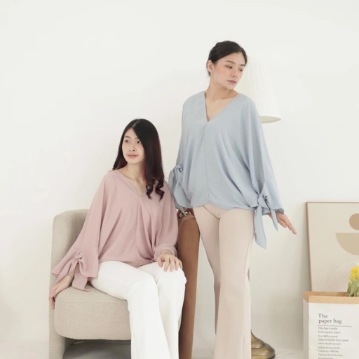 Image of MSMO Freya Blouse Longsleeve Batwing Top / Blouse Wanita / Oversized Shirt / Top Wanita / Office Wear / Atasan Wanita