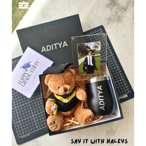 Image of Wisuda Black Small