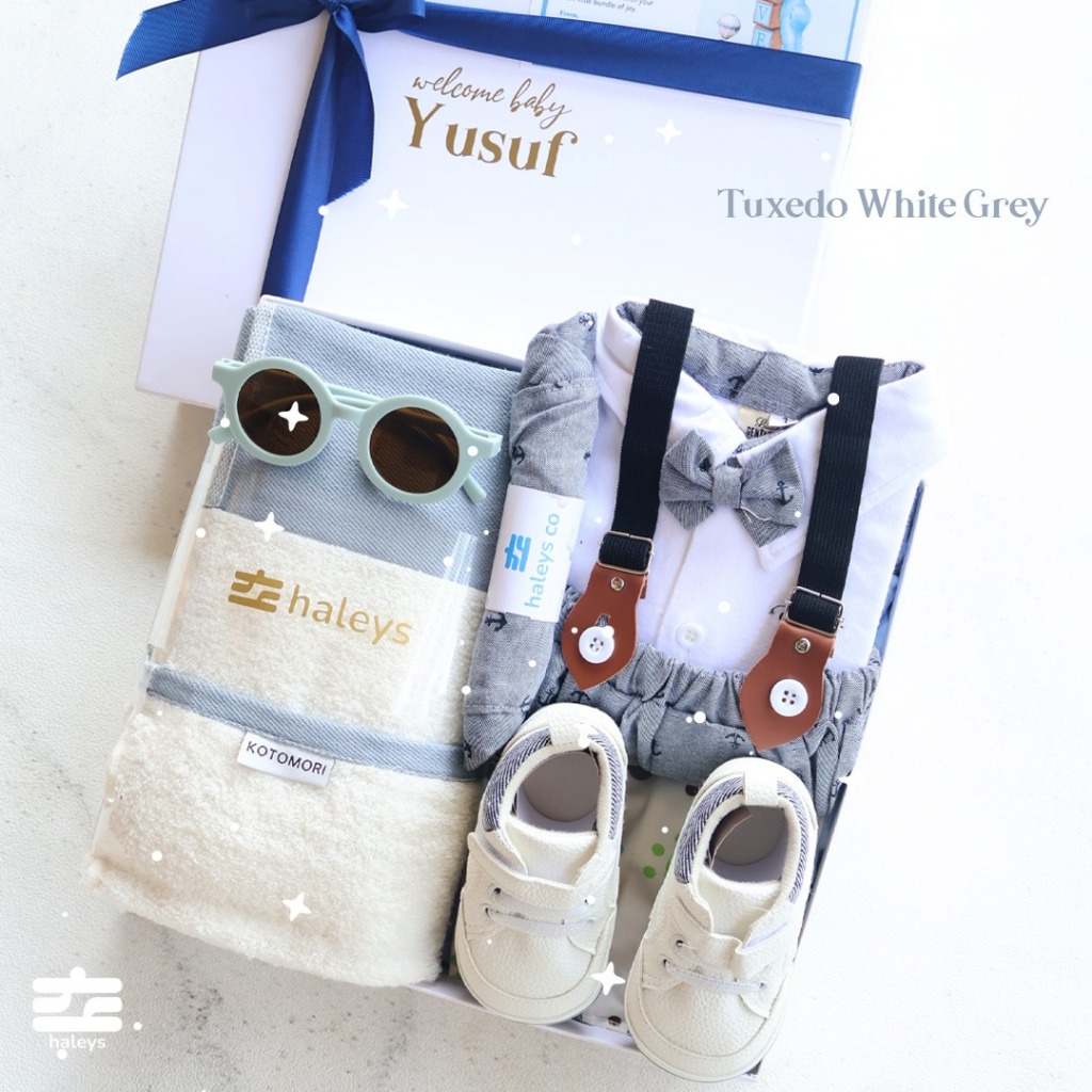 Tuxedo Towel Set / 6 - 12 Month