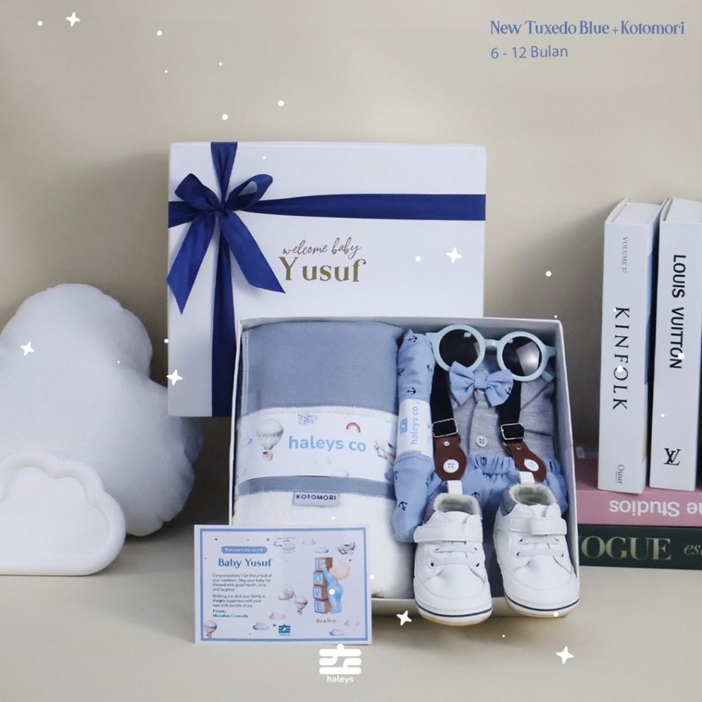 Tuxedo Towel Set / 6 - 12 Month