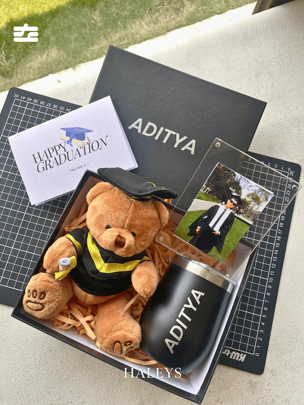 Wisuda Black Small