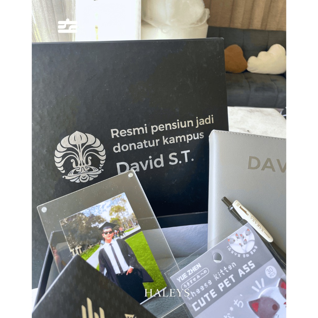 Wisuda Black Large