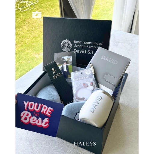 Image of Wisuda Black Large