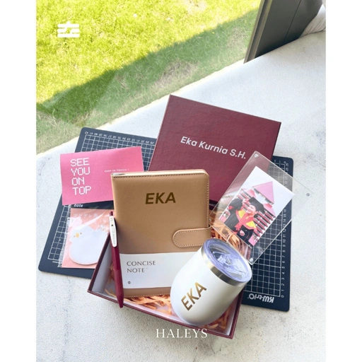 Image of Wisuda Red Small