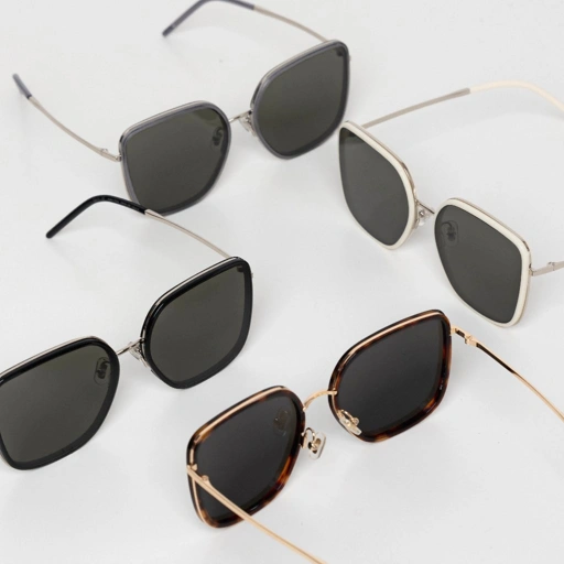 Image of Naraya Piera Sunglasses