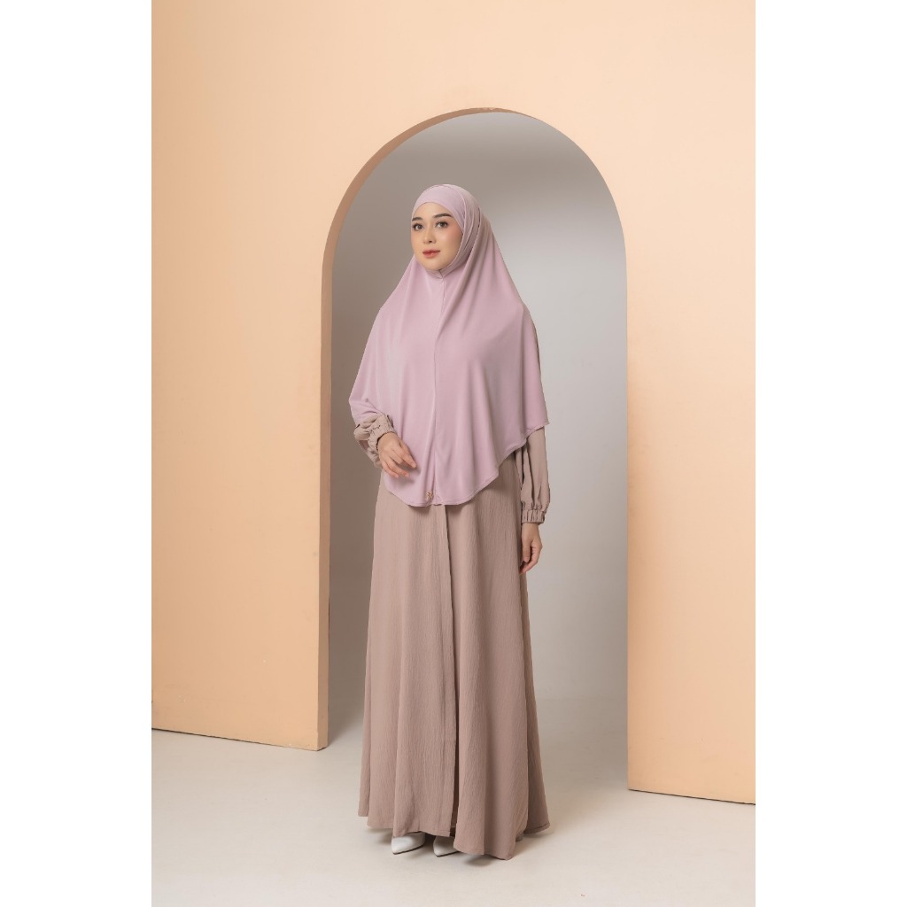 Naraya Bergo Leyana Syari