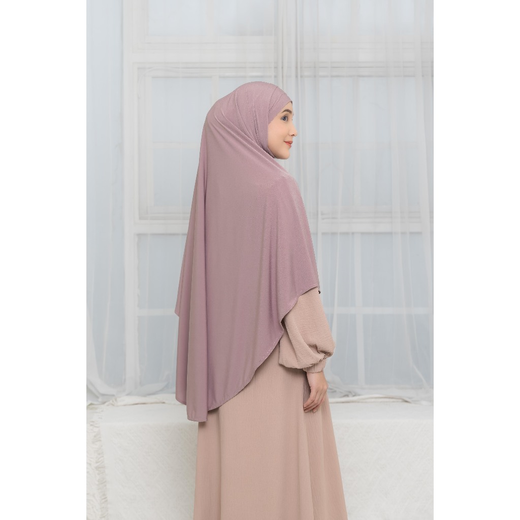 Naraya Bergo Leyana Syari