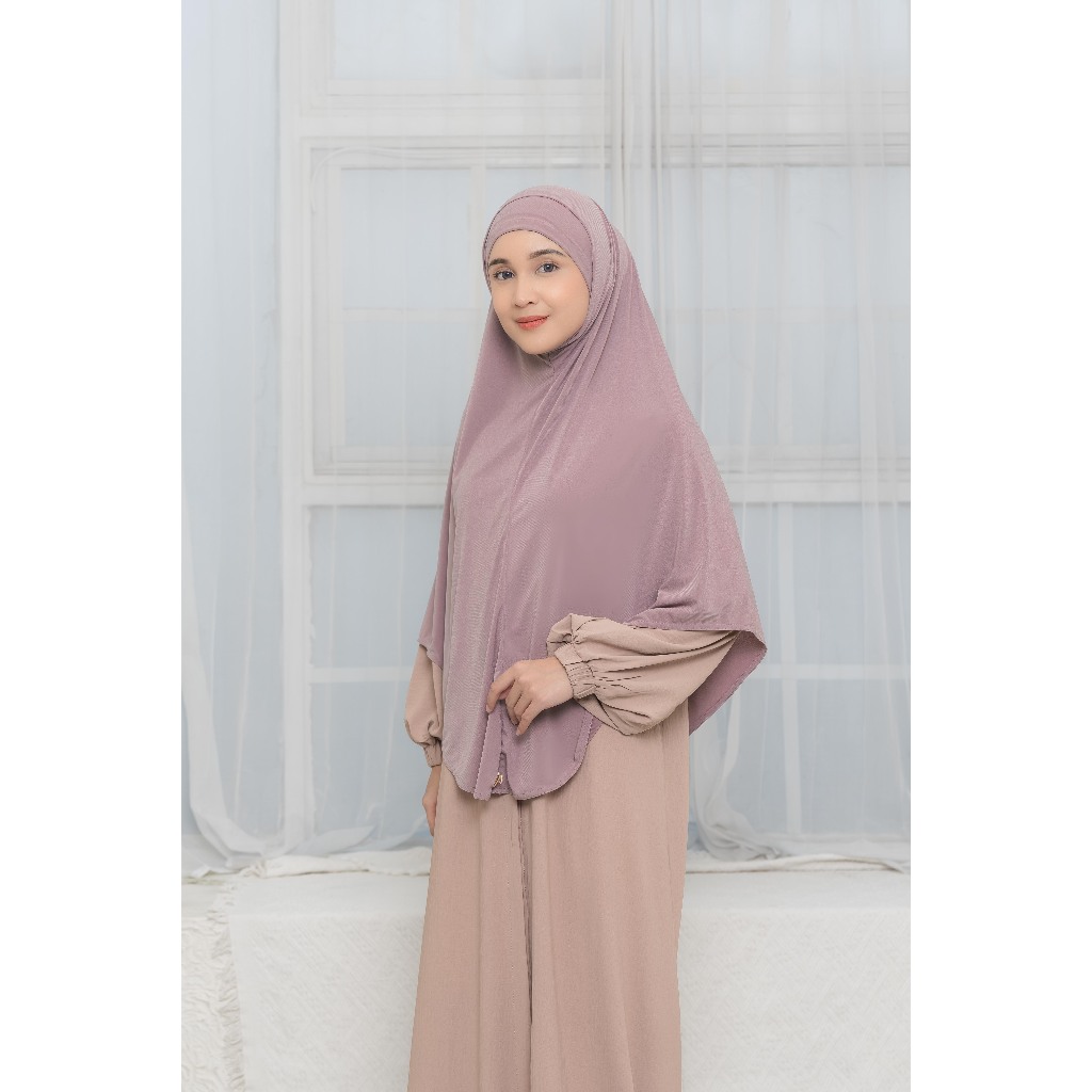 Naraya Bergo Leyana Syari