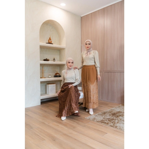 Image of Naraya Cassiel Skirt