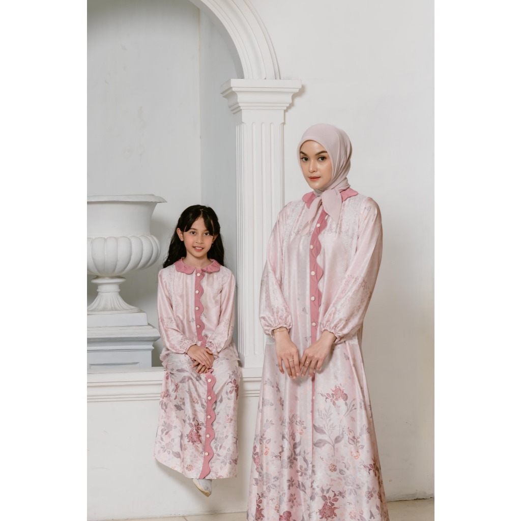 Naraya Alunea Ibu Lace Dress