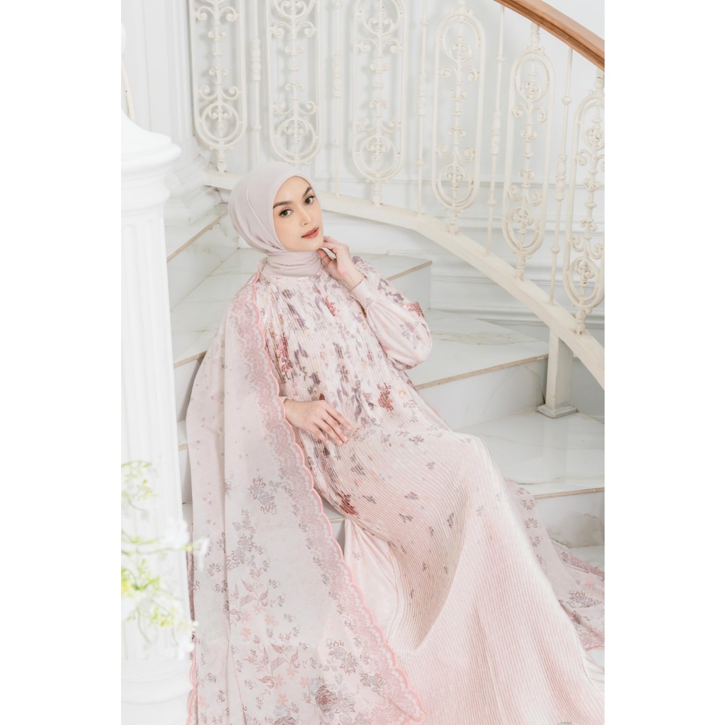 Naraya Alunea Ibu Pleated Dress