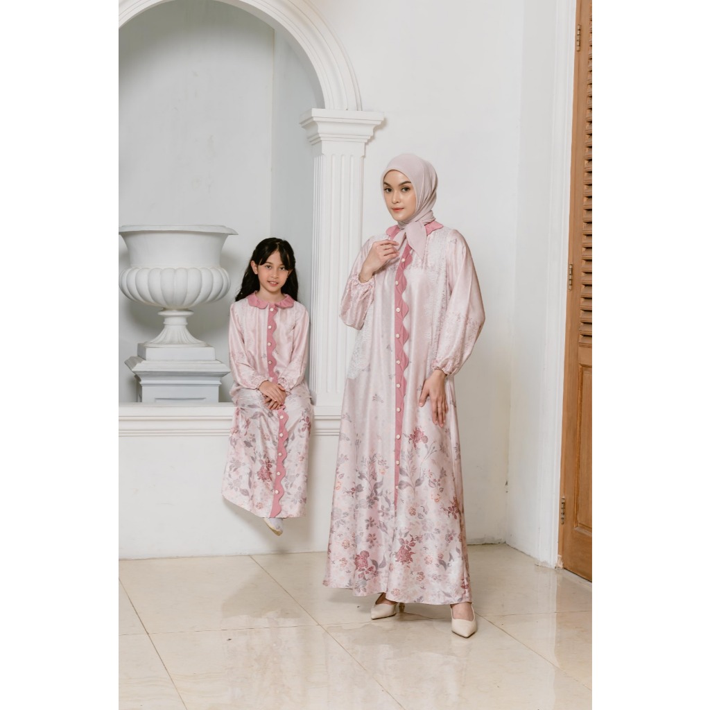 Naraya Alunea Ibu Lace Dress
