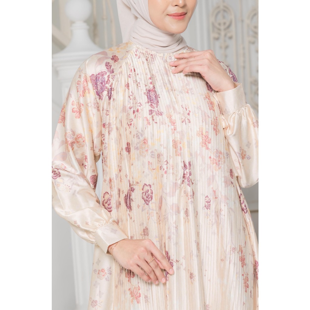 Naraya Alunea Ibu Pleated Dress