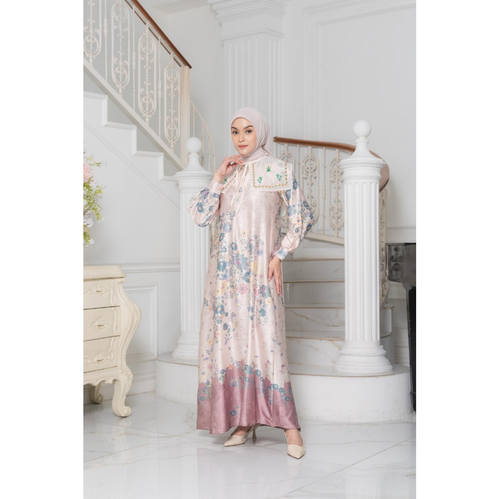 Naraya Lavina Ibu Patch Collar Dress