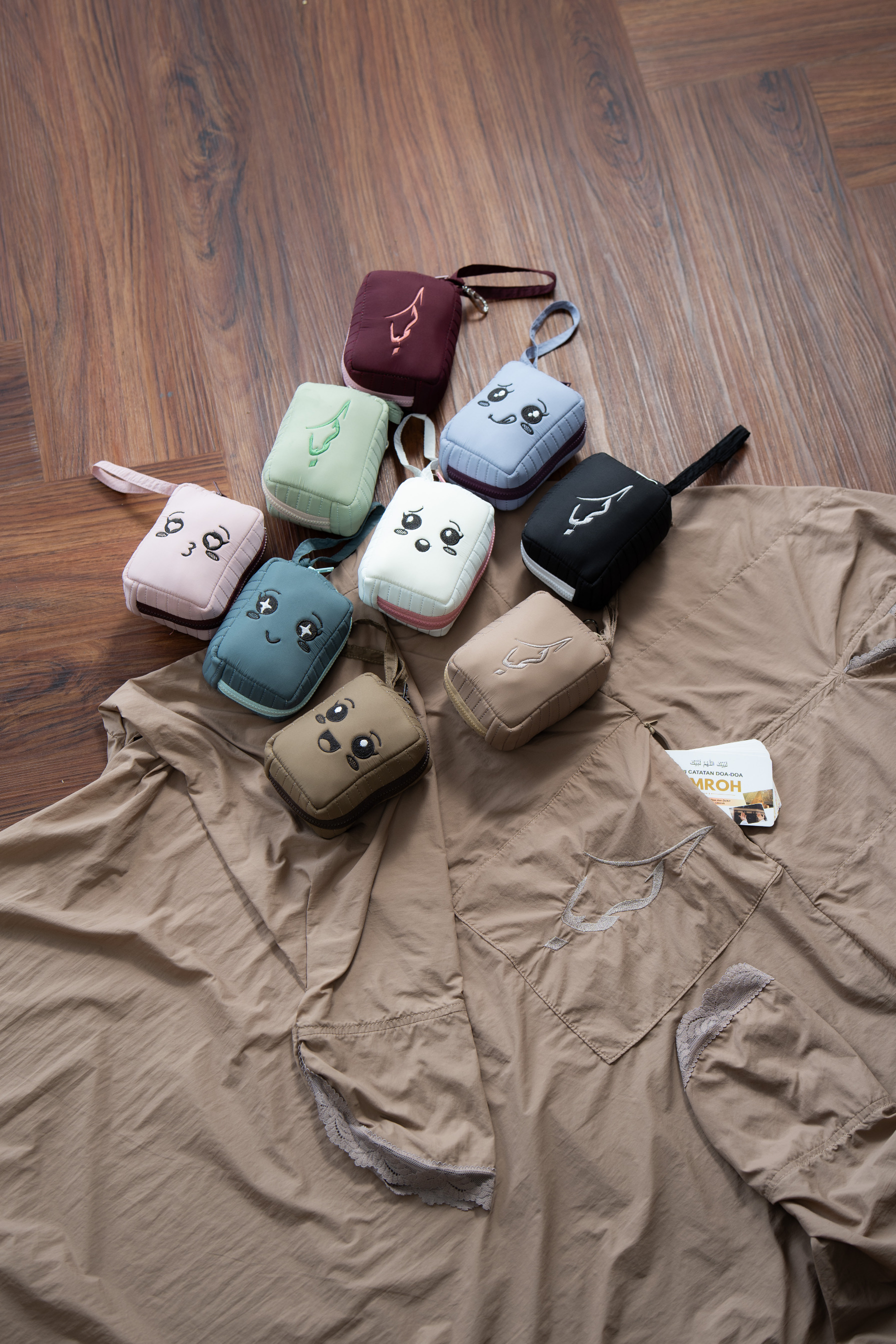 New, Mukena NAOMI, Mukena travel terbaru kimya, dengan hidden pocket memakai bahan parasute solite terbaik, sudah teruji nyaman dan ademnya