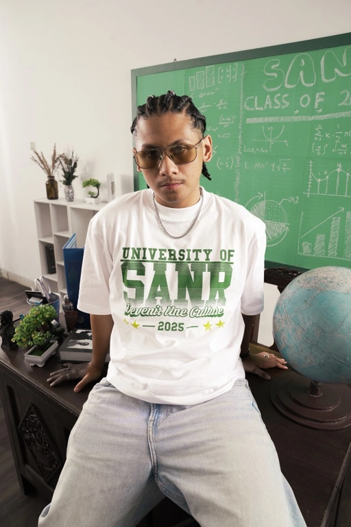 Image of SANR STUDIO UNIVERSITY T-SHIRT - WHITE