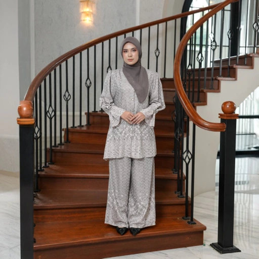 Image of Monarca Oneset Mom