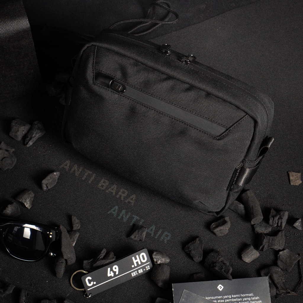 Exclusive - ASTON Handbag - Black