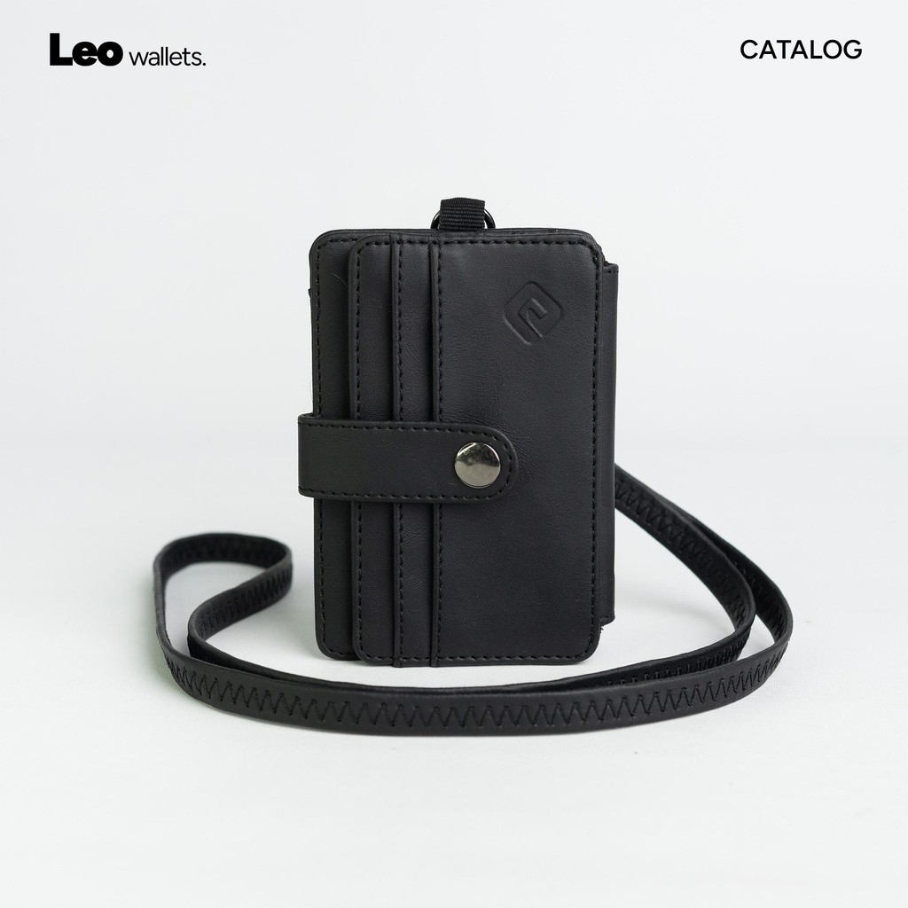 LEO Hanging Wallet