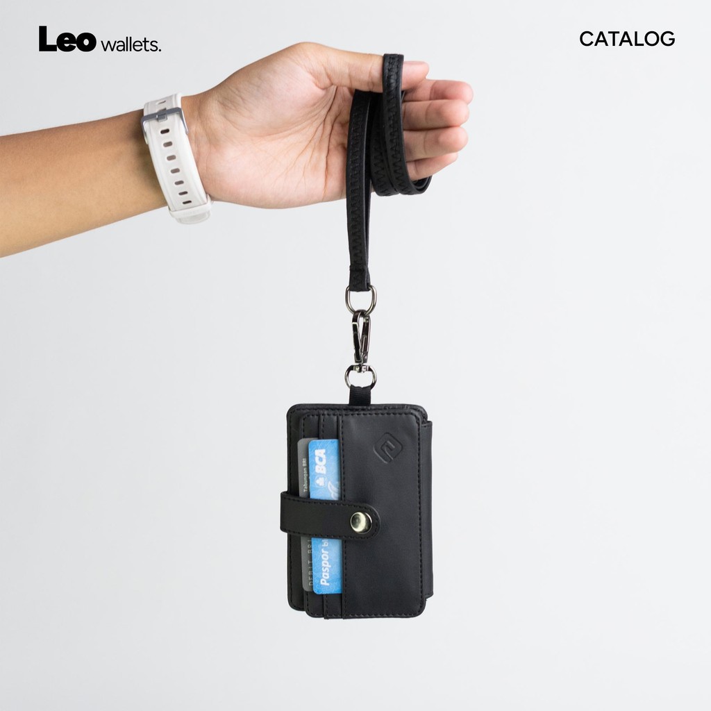 LEO Hanging Wallet