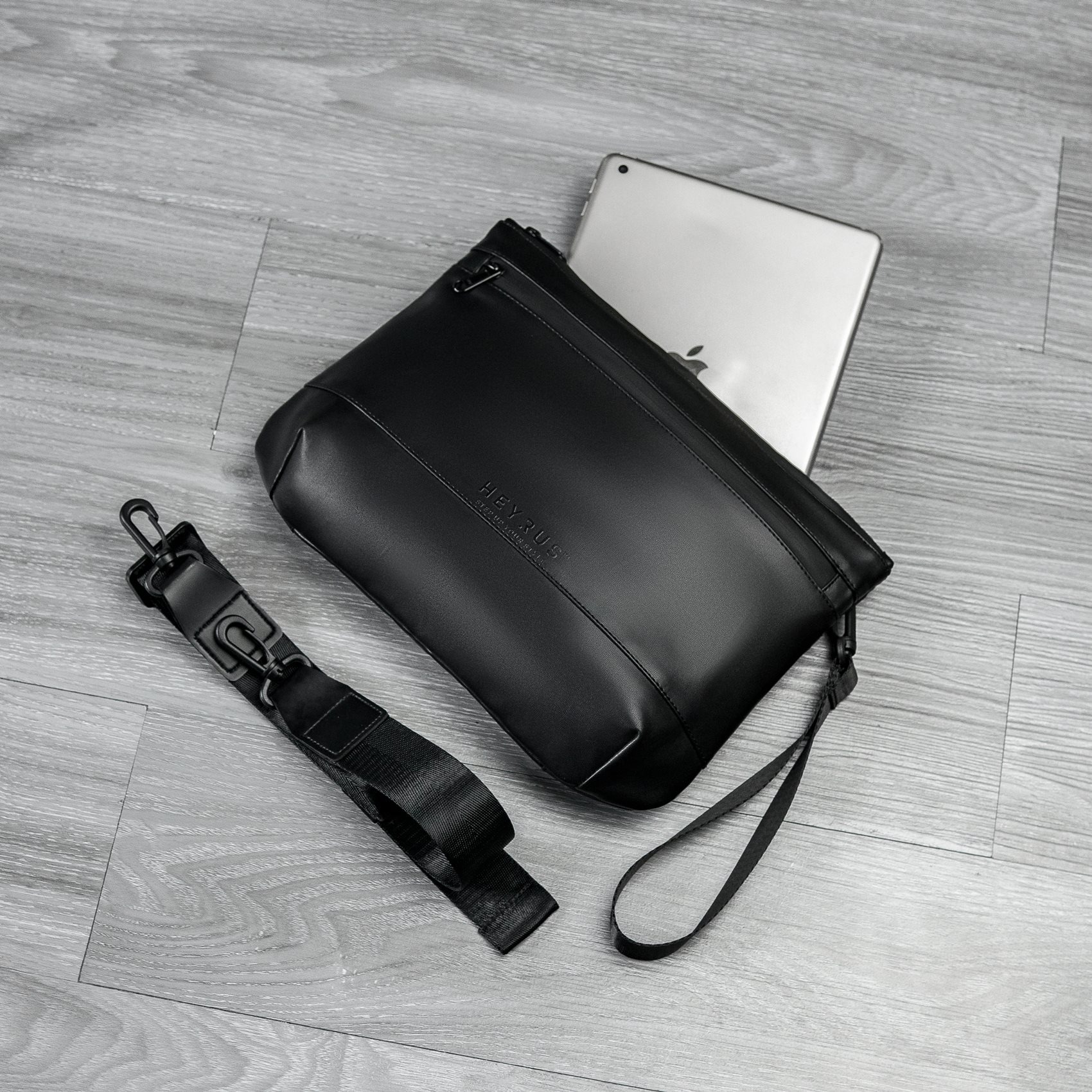 DOMINIC HANDBAG | TAS IPAD