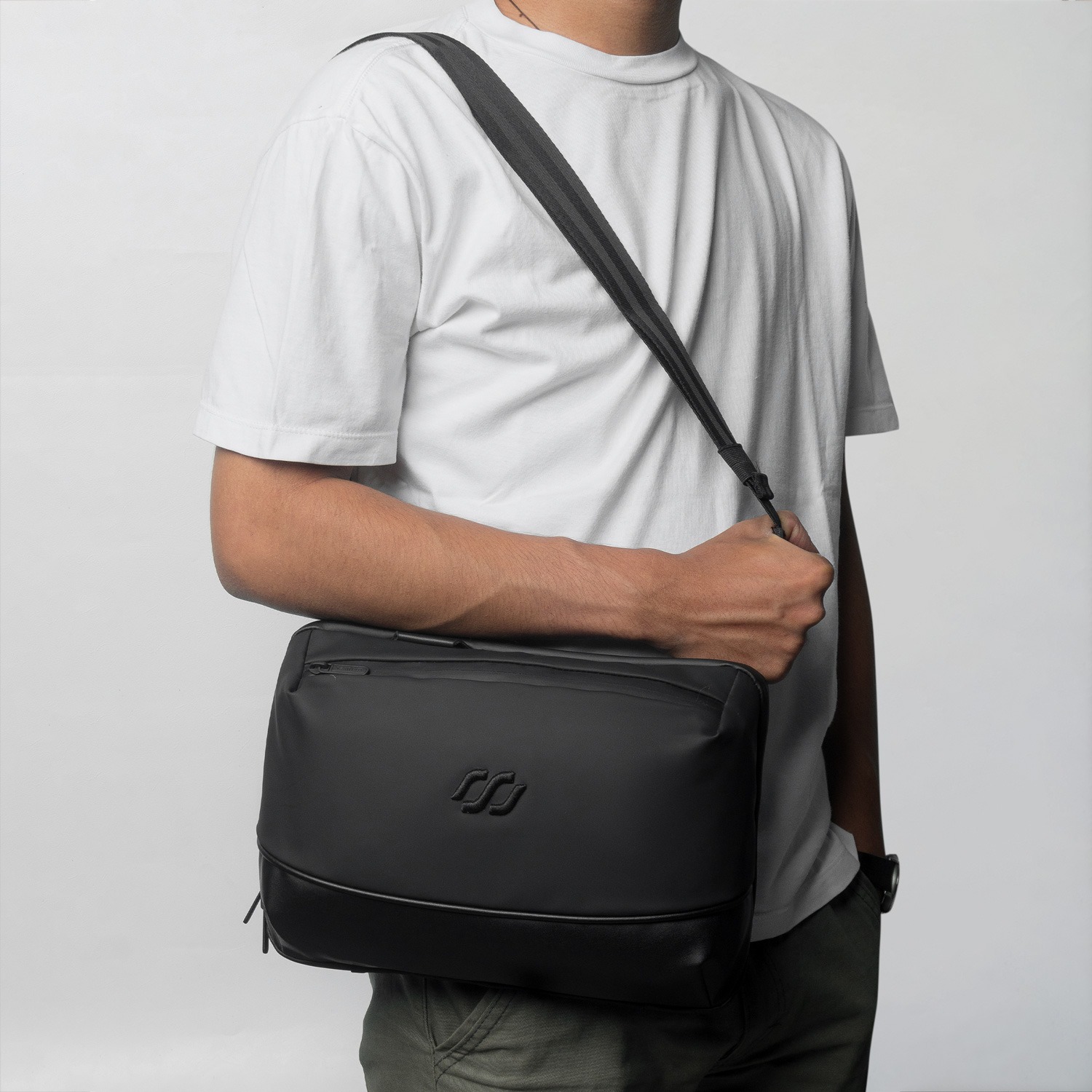 LOGAN HANDBAG | TAS IPAD