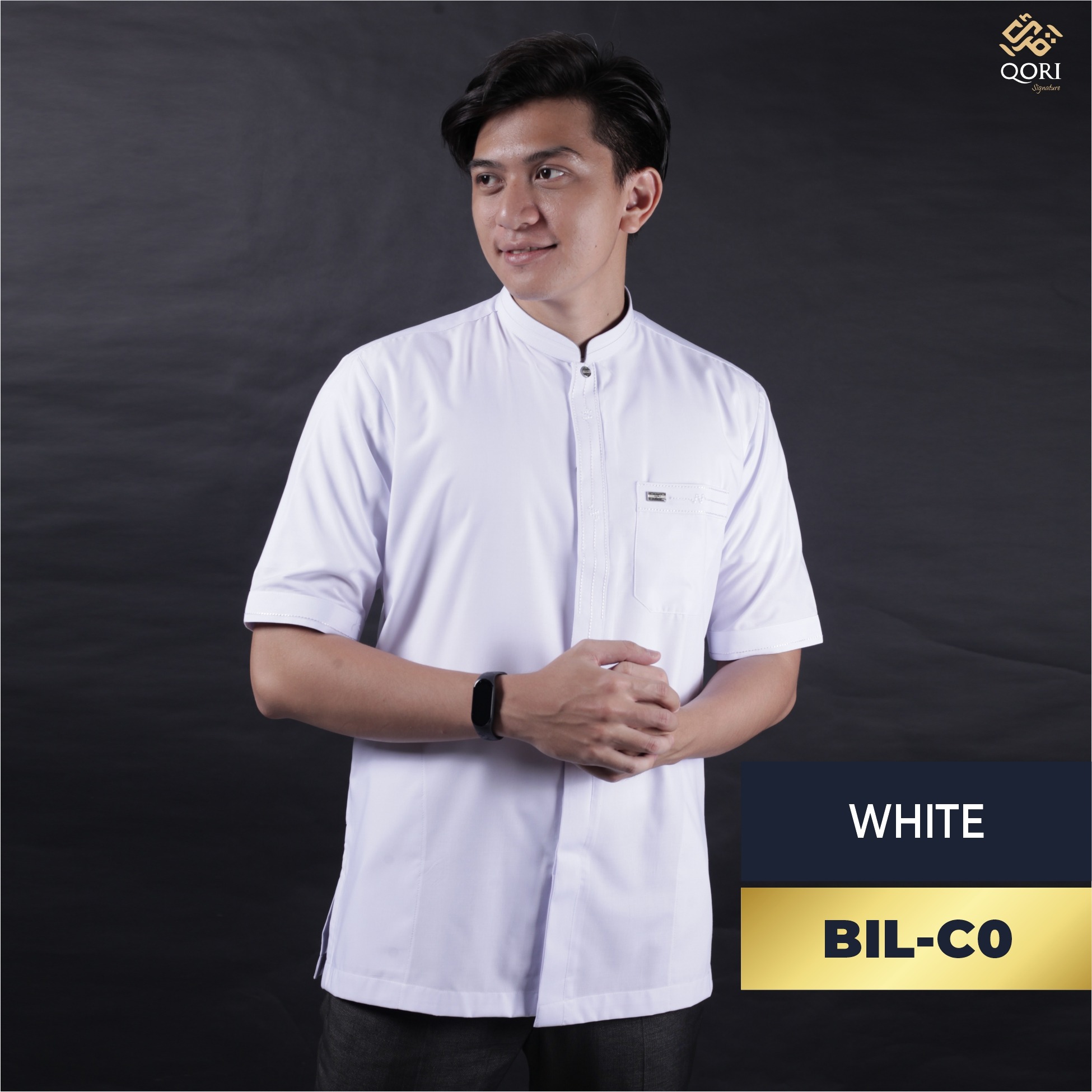 Qori Apparel Signature White Series Baju Koko Casual Pria Lengan Pendek (25/26)