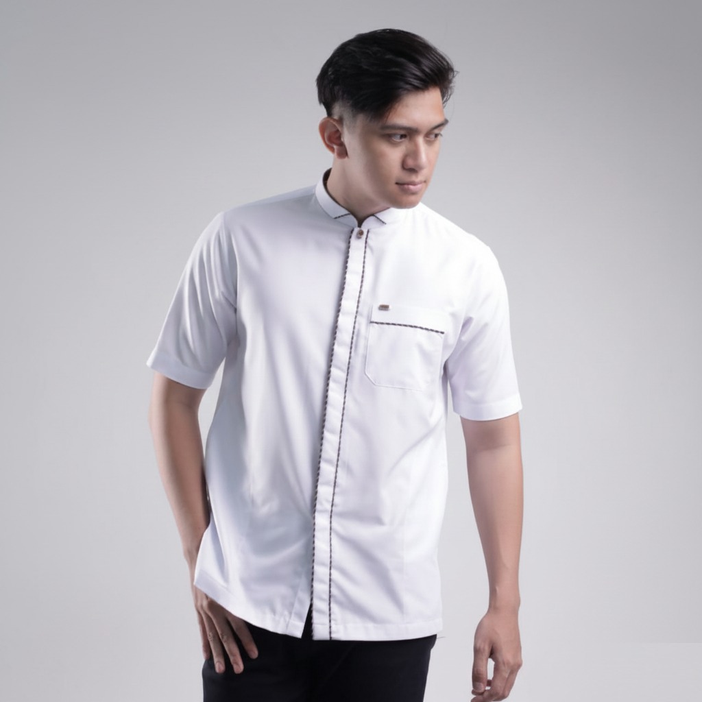 Qori Apparel Signature White Series Baju Koko Casual Pria Lengan Pendek (25/26)