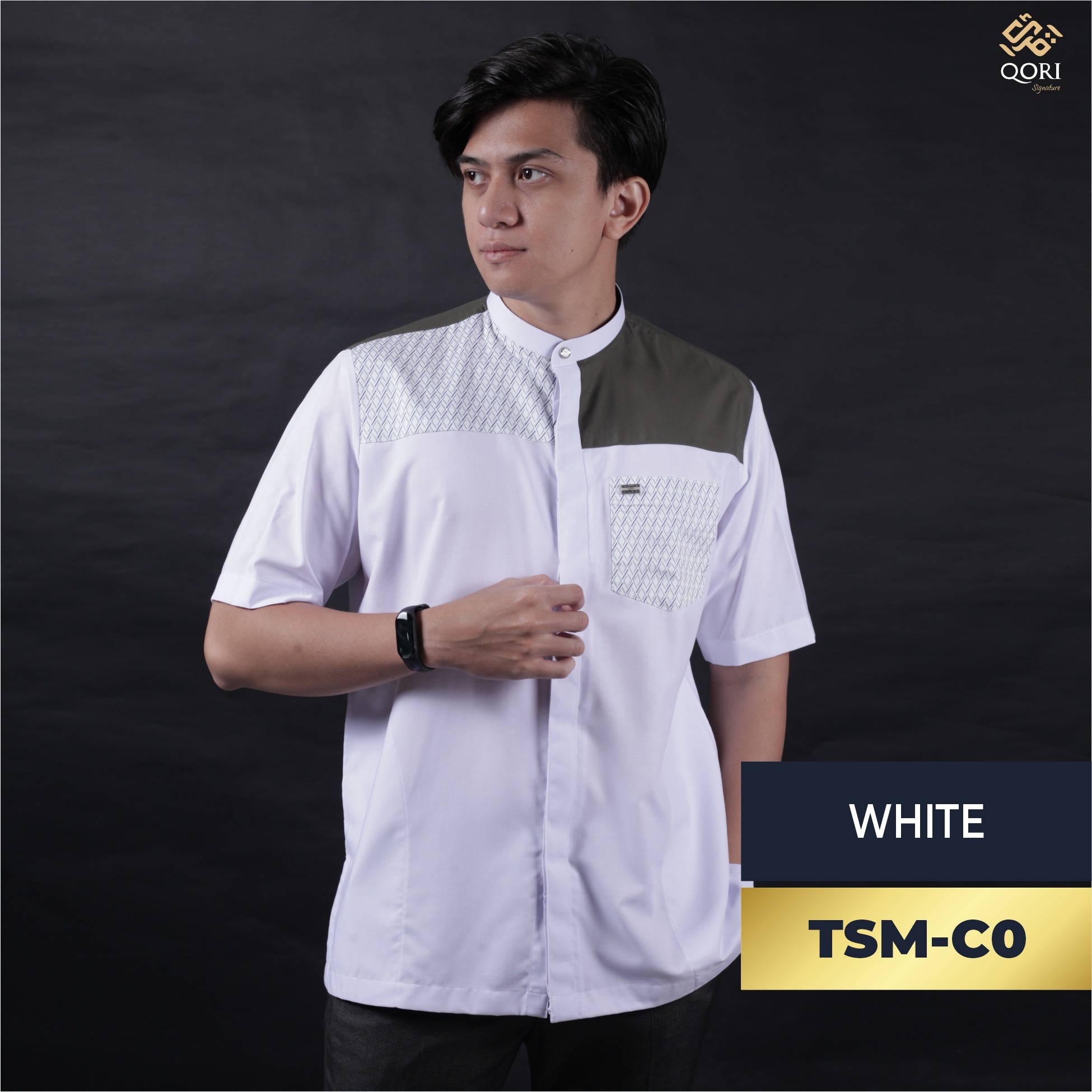 Qori Apparel Signature White Series Baju Koko Casual Pria Lengan Pendek (25/26)