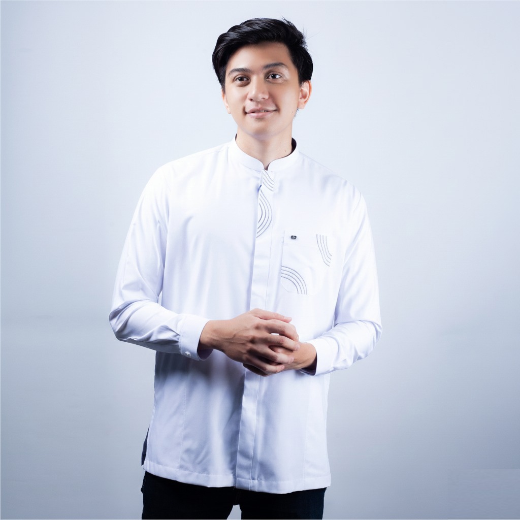 Qori Apparel Reguler Pria White Series Kemeja Koko Lengan Panjang - 25/26