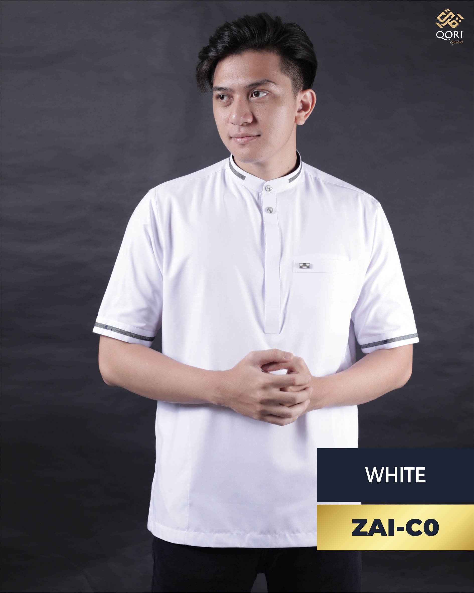 Qori Apparel Signature White Series Baju Koko Casual Pria Lengan Pendek (25/26)