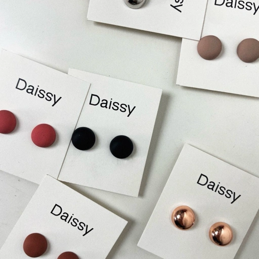 Image of Daissy Magnetic Pin
