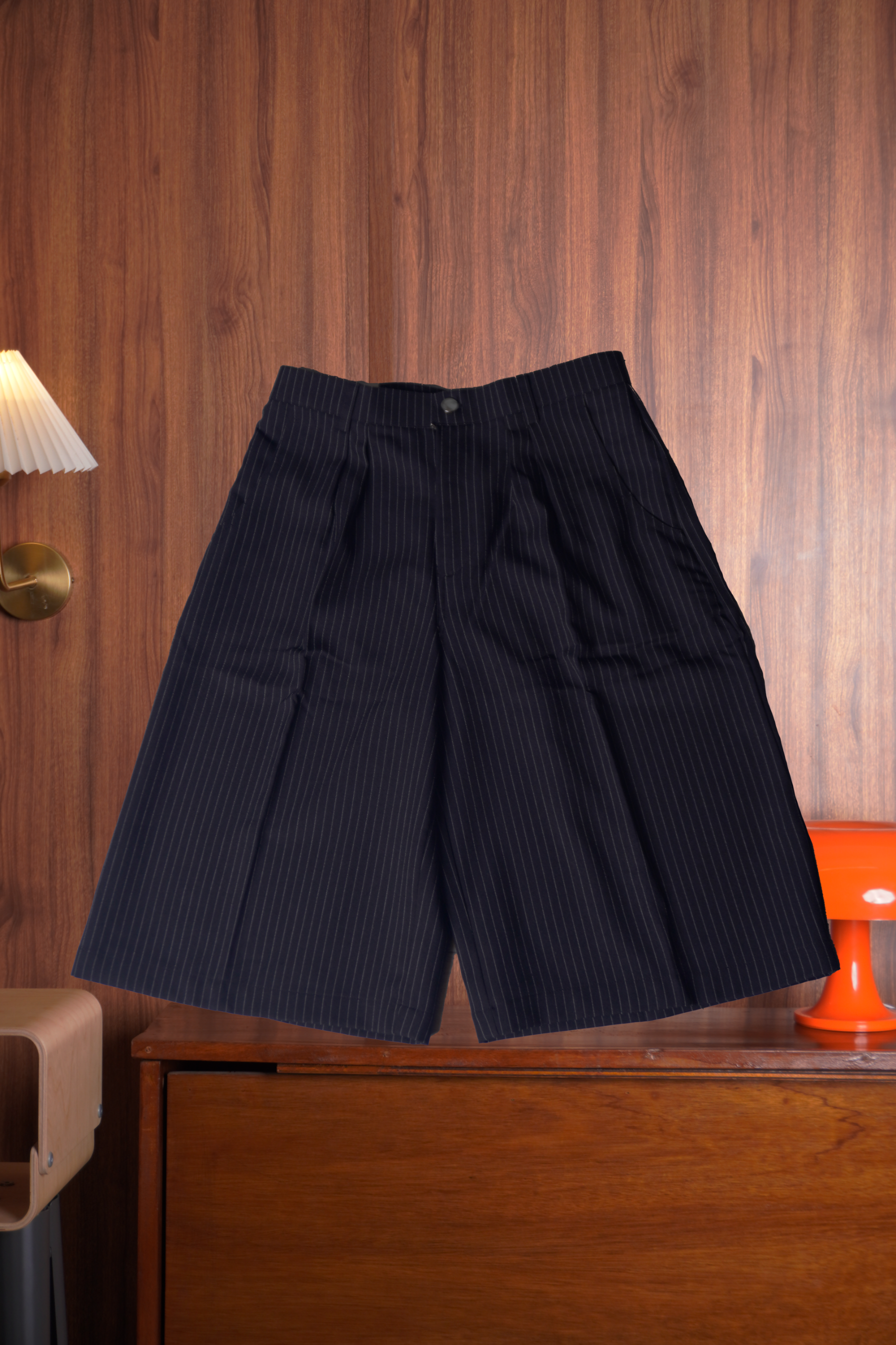 AUTH Stripe Pleated Jorts - Black