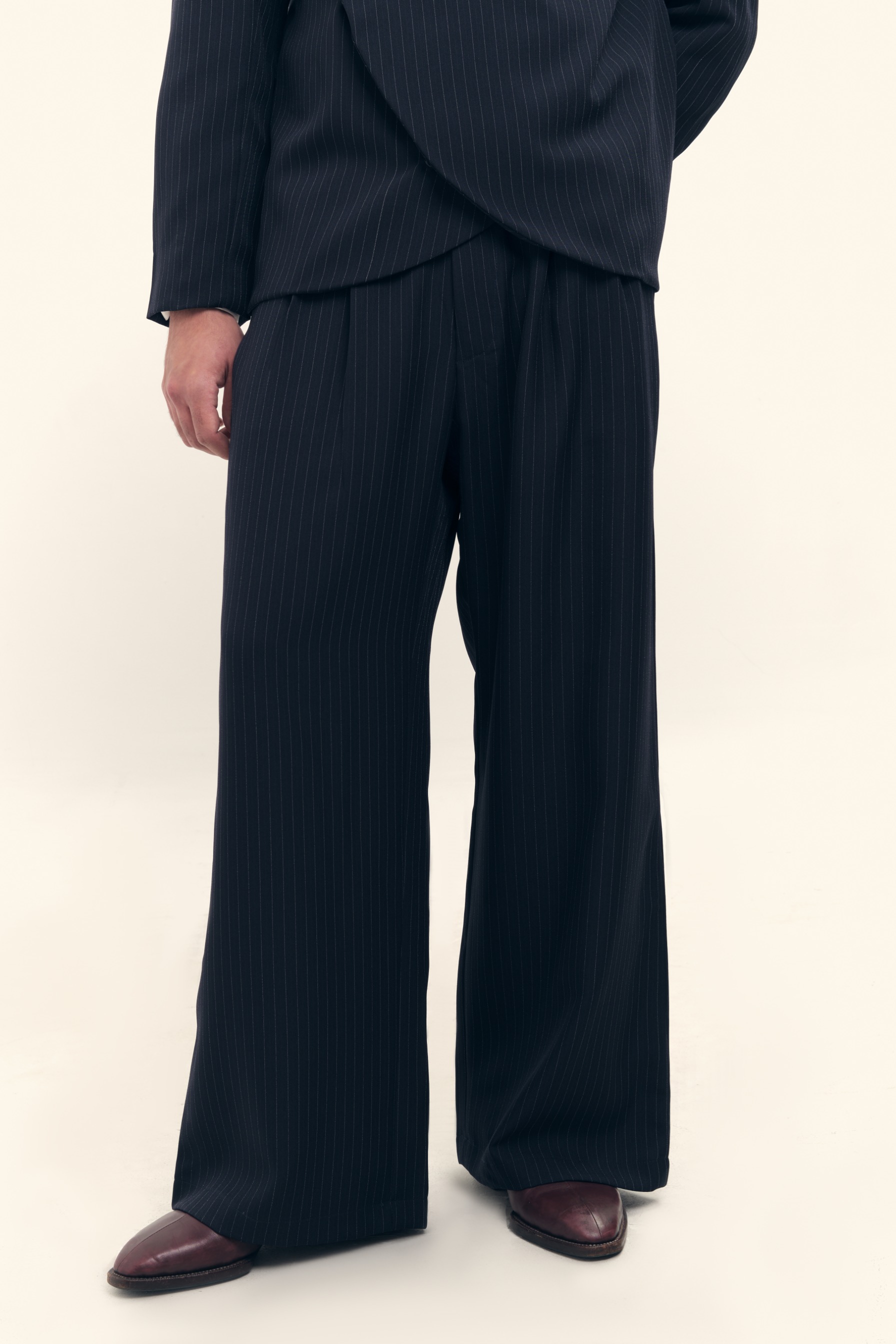     Loose Trousers in Wool 