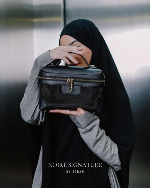 Image of Noire Siganture 