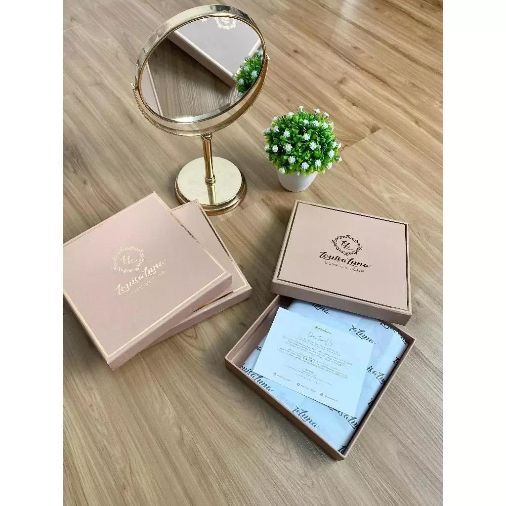 Exclusive Hard Box Louisaluna (Packaging Only)