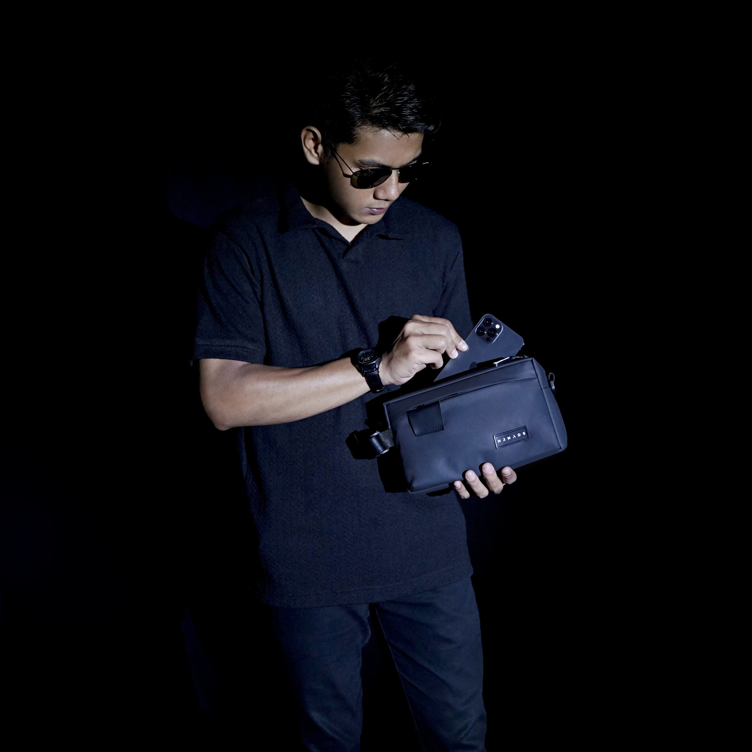 CLINTON Clutch Bag